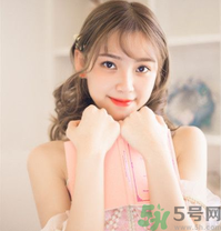 皮膚不白的人染什么顏色的頭發(fā)？頭發(fā)顏色怎么選擇？