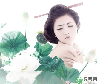 精華和乳液哪個先用？精華和乳液的使用順序