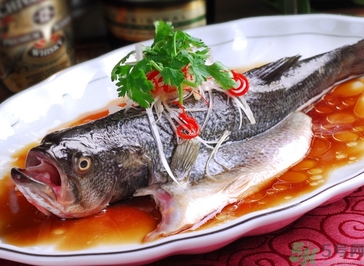 鱸魚和南瓜可以一起吃嗎？鱸魚和南瓜一起吃會中毒嗎？