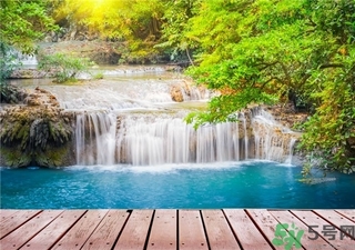 泡溫泉可以戴隱形眼鏡嗎？泡溫泉帶隱形眼鏡可以嗎？