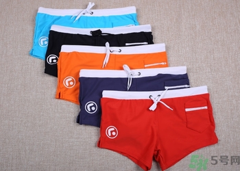 泡溫泉穿什么衣服？泡溫泉穿什么樣的泳衣？