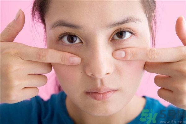 天生腫眼泡怎么消除？天生腫眼泡怎么辦？