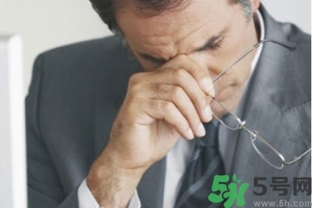 眼睛干澀看東西模糊怎么回事？眼睛干澀看東西模糊怎么辦？