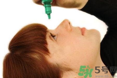 眼睛干澀看東西模糊用什么眼藥水？