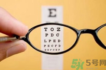 眼睛視力模糊是怎么回事？眼睛視力模糊是怎么辦？