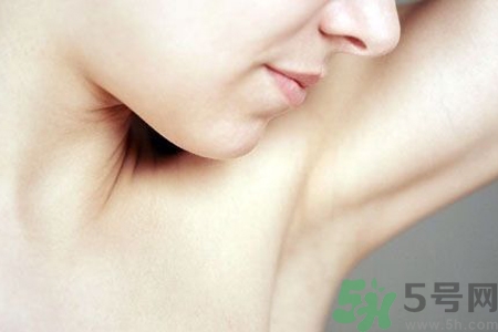 女性腋下刺痛怎么回事？腋下刺痛怎么辦？