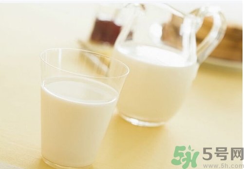嬰兒奶粉大人能喝嗎？嬰兒奶粉大人喝了會怎樣？