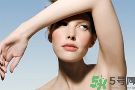 腋毛為什么會變色？腋毛上有白色附著物怎么回事？