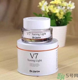 素顏霜和氣墊哪個好？素顏霜和氣墊bb哪個好？