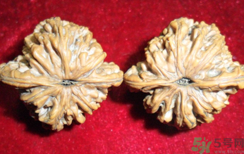 核桃發(fā)霉能吃嗎？發(fā)霉的核桃能吃嗎？