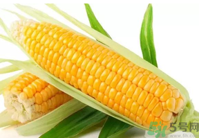 玉米沒煮熟能吃嗎？沒煮熟的玉米能吃嗎？
