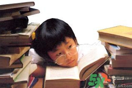 熬夜對(duì)青少年有什么影響？熬夜對(duì)青少年的危害是什么？