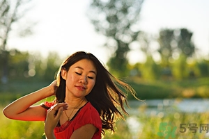 掉頭發(fā)用什么洗發(fā)水最好？掉頭發(fā)用什么洗發(fā)水好？