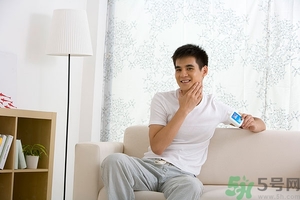 皮膚差的男生怎么洗臉？皮膚差的男生晨起不能用清水洗臉