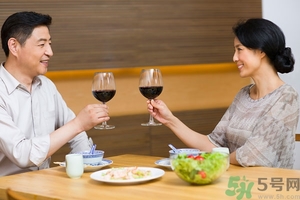 葡萄酒每天喝多少最合適？葡萄酒一天喝多少最好？
