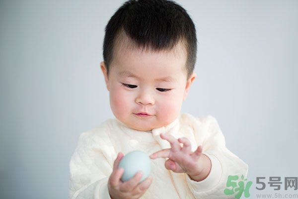 秋天寶寶上火怎么辦？寶寶秋季上火怎么辦？
