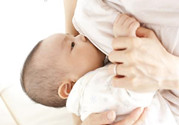 母乳喂養(yǎng)的好處有哪些？母乳喂養(yǎng)怎么知道寶寶吃飽了沒？
