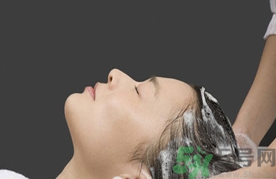 洗頭發(fā)掉頭發(fā)怎么辦？洗頭發(fā)大量脫發(fā)怎么辦？