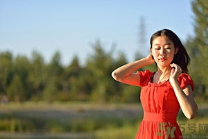 頭發(fā)枯黃稀少怎么辦？頭發(fā)又黃又少怎么辦？