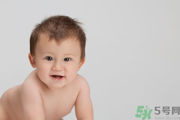 寶寶掉頭發(fā)是什么原因？寶寶掉頭發(fā)是怎么回事？