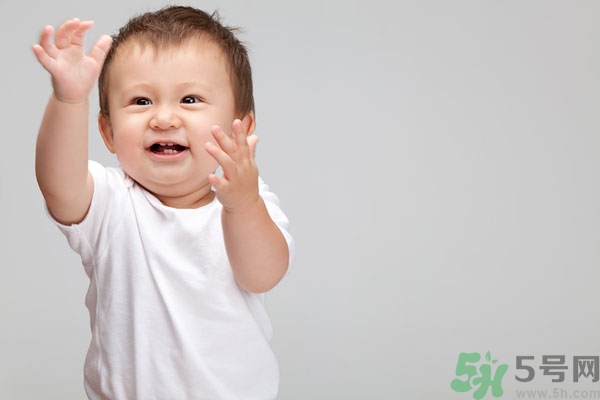 寶寶掉頭發(fā)是什么原因？寶寶掉頭發(fā)是怎么回事？