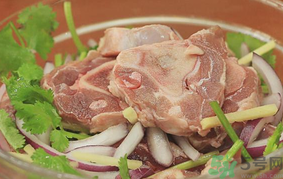 秋天可以吃羊肉嗎？秋天適合吃羊肉嗎？