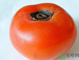 新鮮柿子皮可以吃嗎？吃了柿子皮怎么辦？