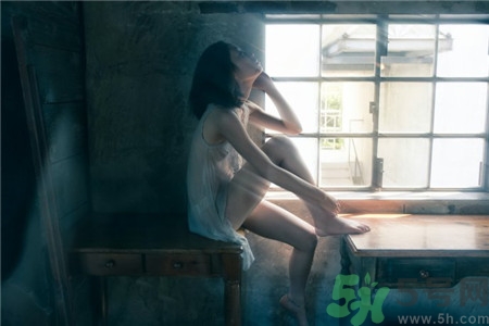 處女第一次緊張怎么辦？處女第一次都會出血嗎？
