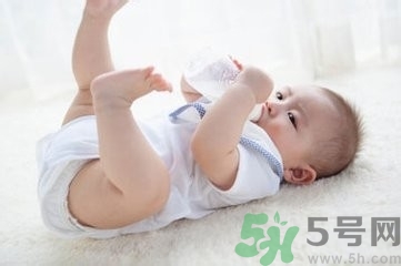 什么季節(jié)斷奶對(duì)寶寶好？如何給寶寶斷奶？