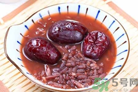寒露手腳冰涼喝什么好？手腳發(fā)涼喝三紅湯有什么好處？