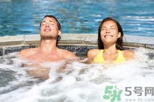 血糖高的人可以泡溫泉嗎？血糖高的人泡溫泉需要注意什么？