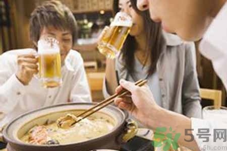 吃火鍋喝啤酒會胖嗎？吃火鍋喝啤酒胖了怎么辦？