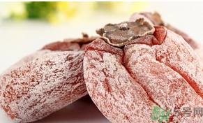 柿餅上的白霜是果肉里折出的什么糖？柿餅上的白霜是什么糖？