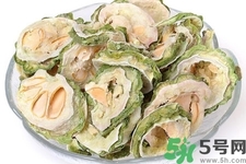 新鮮苦瓜片和干苦瓜片泡水哪個(gè)好？苦瓜片泡水喝的功效