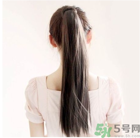 冬天頭發(fā)炸毛怎么辦？冬天頭發(fā)怎么樣減少靜電？