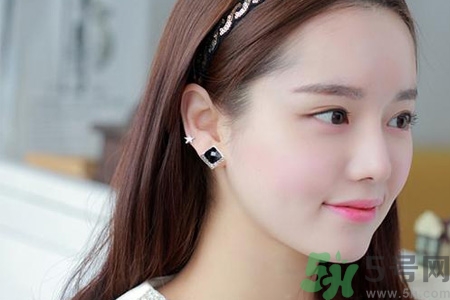 激光打耳洞疼嗎？激光打耳洞會(huì)打歪嗎？