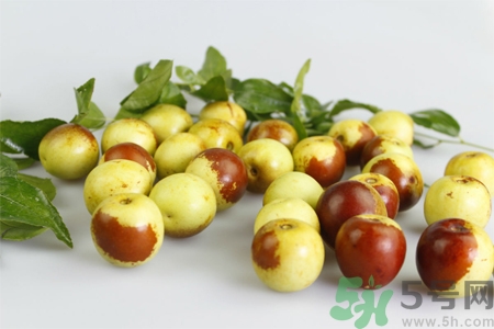 冬棗為什么用開水泡過會(huì)變紅？燙過的冬棗還能吃嗎？