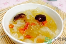 冬天喝什么湯能下火？冬天上火喝什么茶降火？