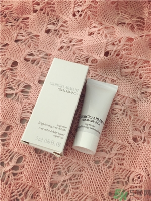 阿瑪尼黑鑰匙至臻奐顏精華乳怎么樣？阿瑪尼黑鑰匙精華乳好用嗎？