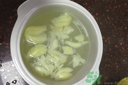 寶寶咳嗽喝大蒜水有用嗎？小孩咳嗽能喝大蒜水嗎？