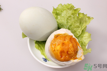鴨蛋不能和什么一起吃？鴨蛋不能與什么食物同食？