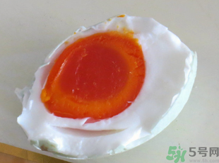 煮熟的咸鴨蛋能冷凍嗎？煮熟的咸鴨蛋放在冰箱能放多久？