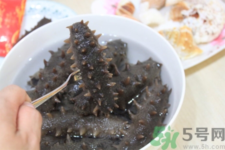 新鮮海參能生吃嗎？新鮮海參是生吃好還是熟吃好？