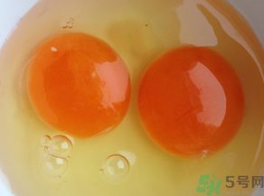 雞蛋黃發(fā)紅是怎么回事？雞蛋黃發(fā)紅可以吃嗎？