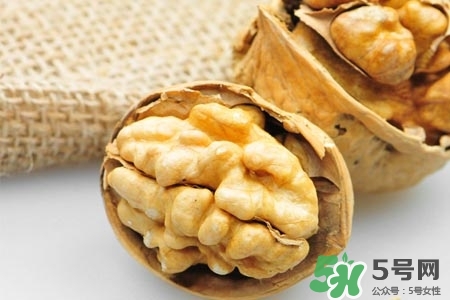 吃核桃可以長頭發(fā)嗎？吃核桃對長頭發(fā)有用嗎？