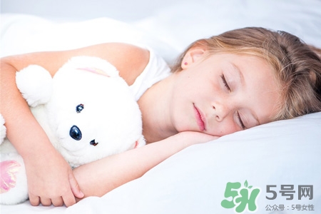 睡眠時(shí)間和壽命有關(guān)系嗎？睡眠時(shí)間長(zhǎng)短和哪些因素有關(guān)？