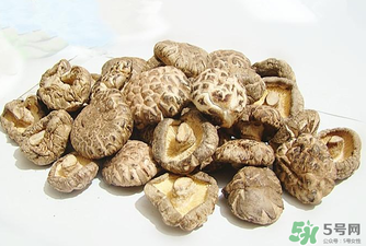 干香菇發(fā)霉了還能吃嗎？干香菇發(fā)霉怎么處理？