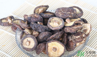 干香菇發(fā)霉了還能吃嗎？干香菇發(fā)霉怎么處理？