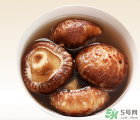 干香菇用什么水泡？干香菇用熱水還是冷水泡？