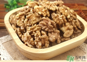 吃核桃會(huì)便秘嗎？核桃吃多少不容易便秘？
